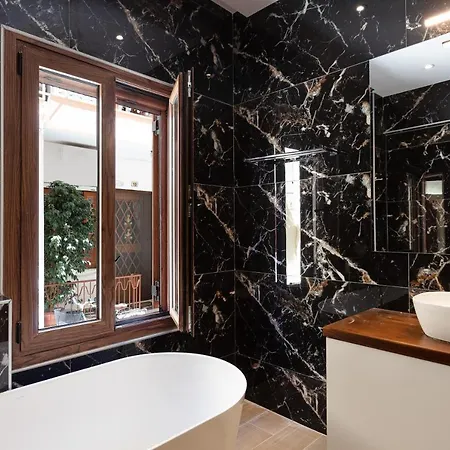 The Old Town Gem 公寓